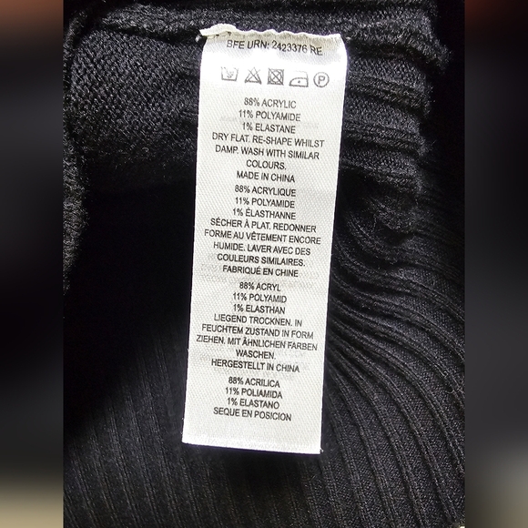 French Connection Turtleneck Sweater Black Flattered Sleeve soft acrylic size XL - Picture 6 of 6